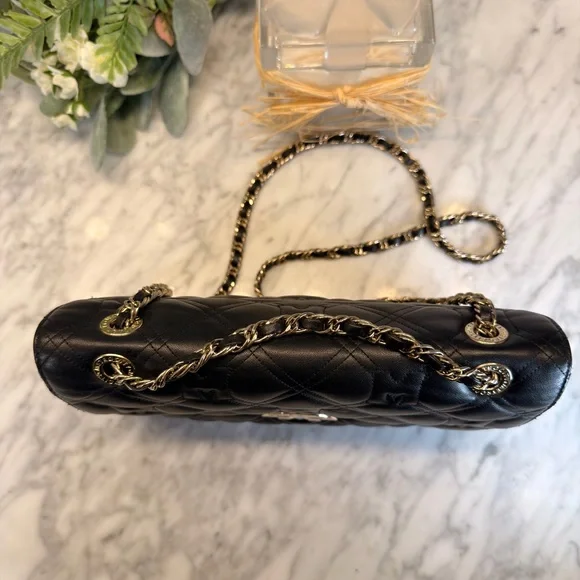 Metrocity Black Quilted Chain Shoulder Bag EUC - Picture 5 of 8